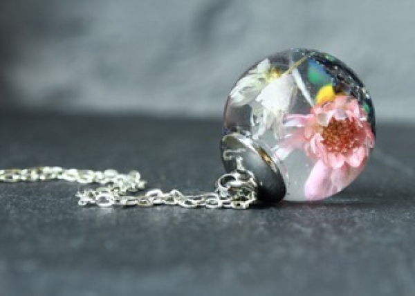 Halskette Blüten Glaskugel silber romantisch Natur Geschenk Frau Freundin Mutter